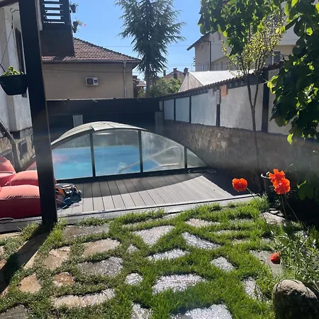 Elit 招待所 多布里尼什特